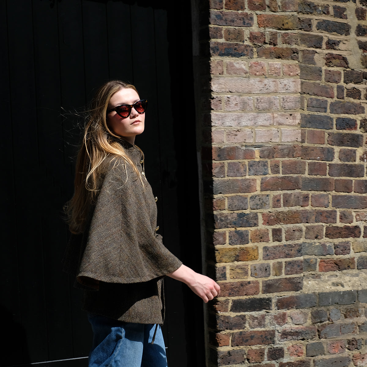 Harris Tweed Cape with golden buttons – Highland Store