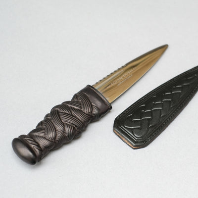 Sgian Dubh with Black Resin Knotted Handle