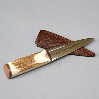 Sgian Dubh with Stag Horn Handle and walnut